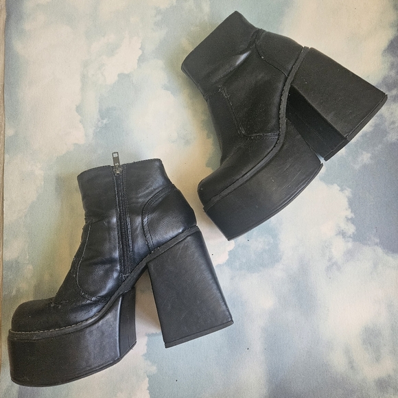 Dolls kill Yru Vida Mondo Boot Platform Heels Goth Black Chunky Boots 90s Boot - Picture 10 of 16